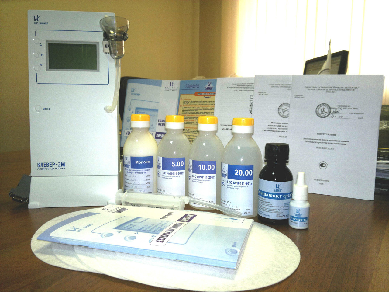 Анализатор жидкости ультразвуковой УЛИКОР (Анализатор молока Клевер 2)
